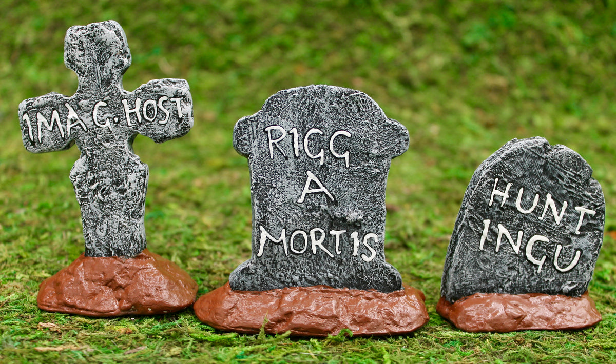 Zombie Gnomes: Punny Tombstones