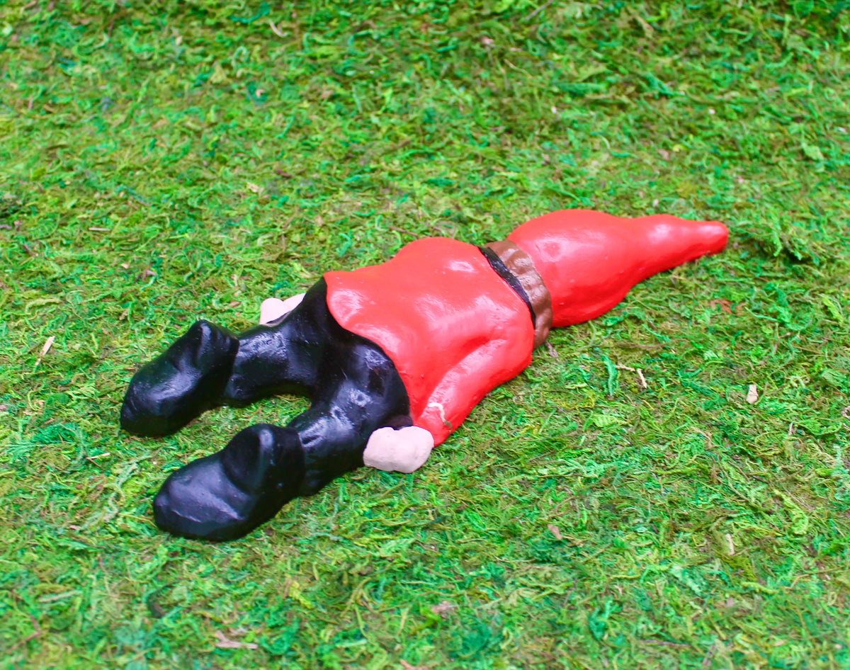 Zombie Gnomes: Red Shirt, Red Hat